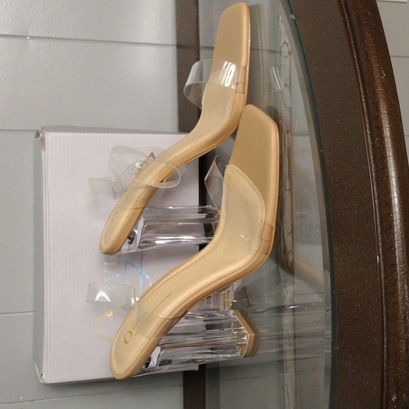 NIB Olivia Ferguson Homecoming Glass Slipper Heels size 10 - Picture 1 of 12